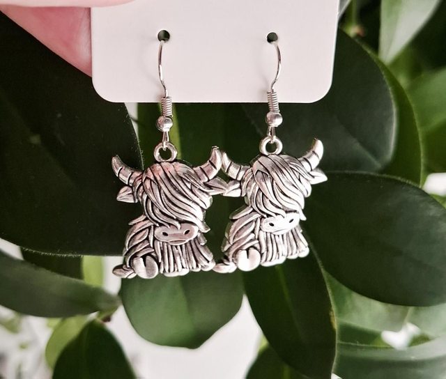 Highland cow silver drop earrings 