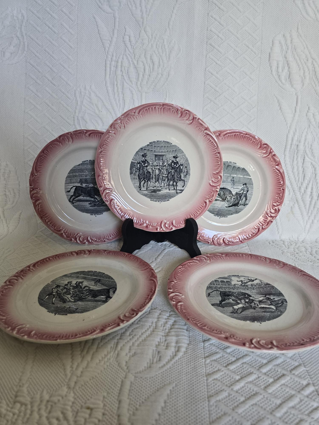 Assiettes parlantes Gien 