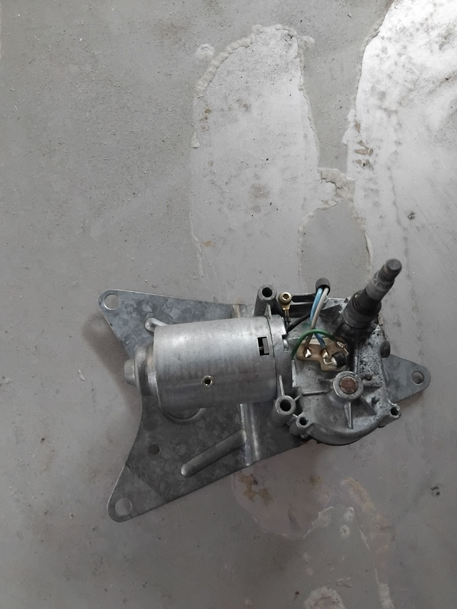 Moteur essuie-glace arrière 