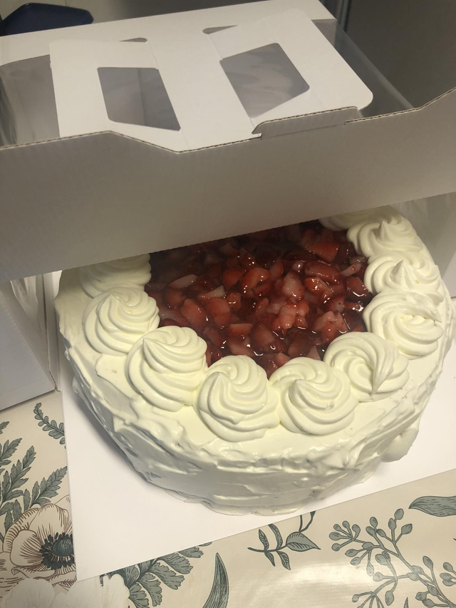 Mansikkakermakakku 10hlö