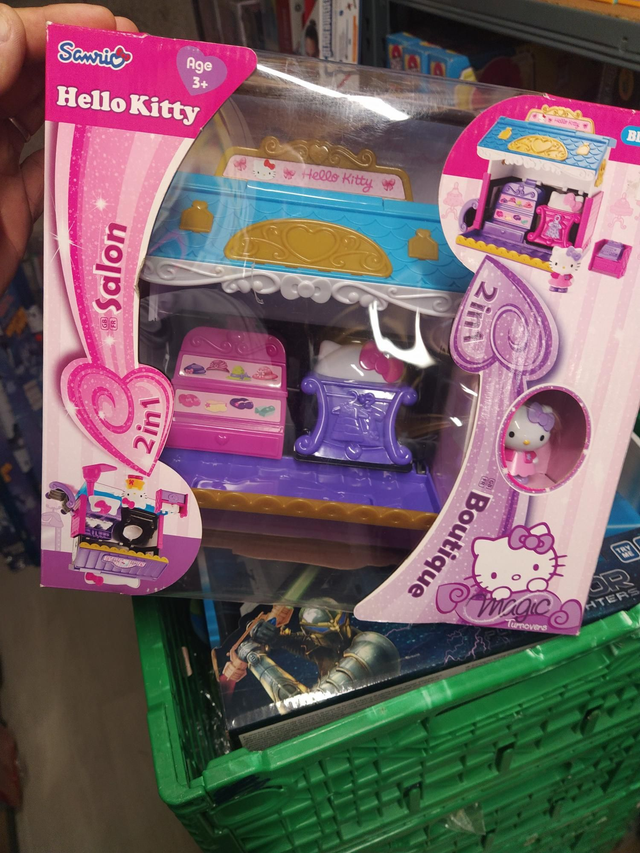 MAISON RÉVERSIBLE HELLO KITTY