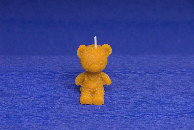 Bougie Ourson en salopette