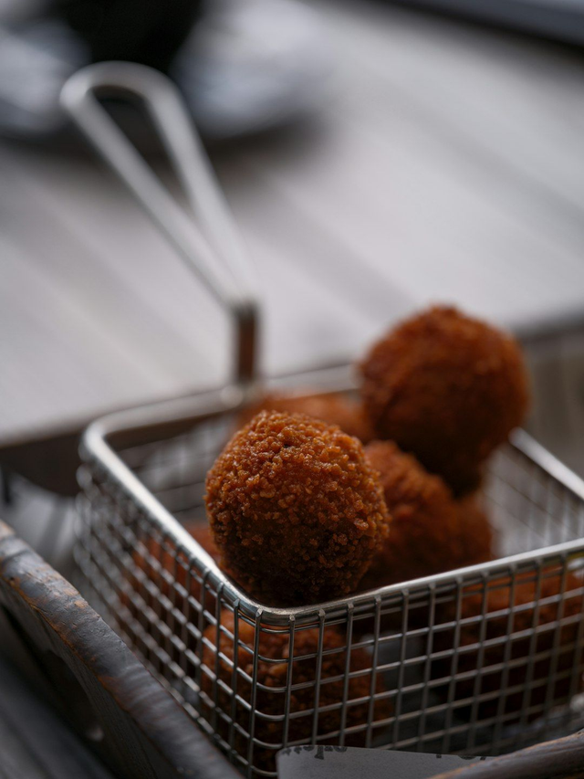 02.- Croquetas Caseras de Setas y Miso (2 ud.)
