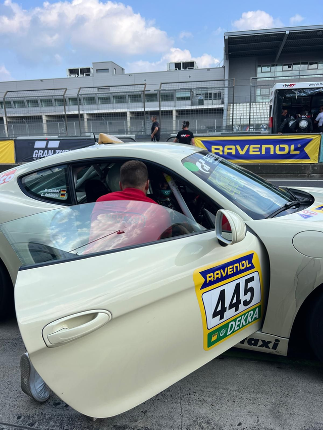 3 Runden am 17.04.2026 für die "Supercoolen"  im Renntaxi NLS - Nürburgring Langstrecken Serie mitfahren