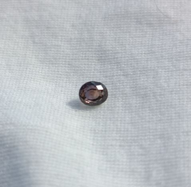 Grenat Couleur Changeante Taille Ovale 0,655 carat