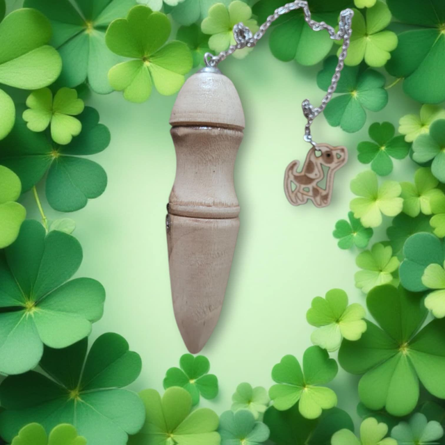 Pendule 22 en bois de cerisier