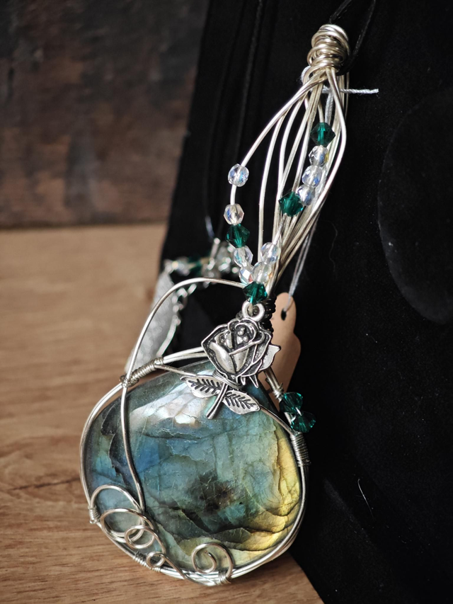 Superbe pendentif labradorite 