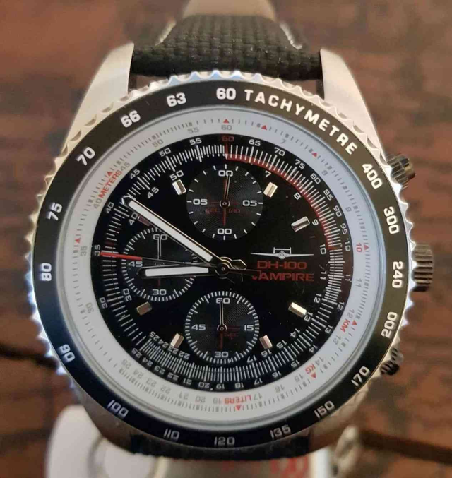 DH-100 Vampire Herrenarmbanduhr, OVP