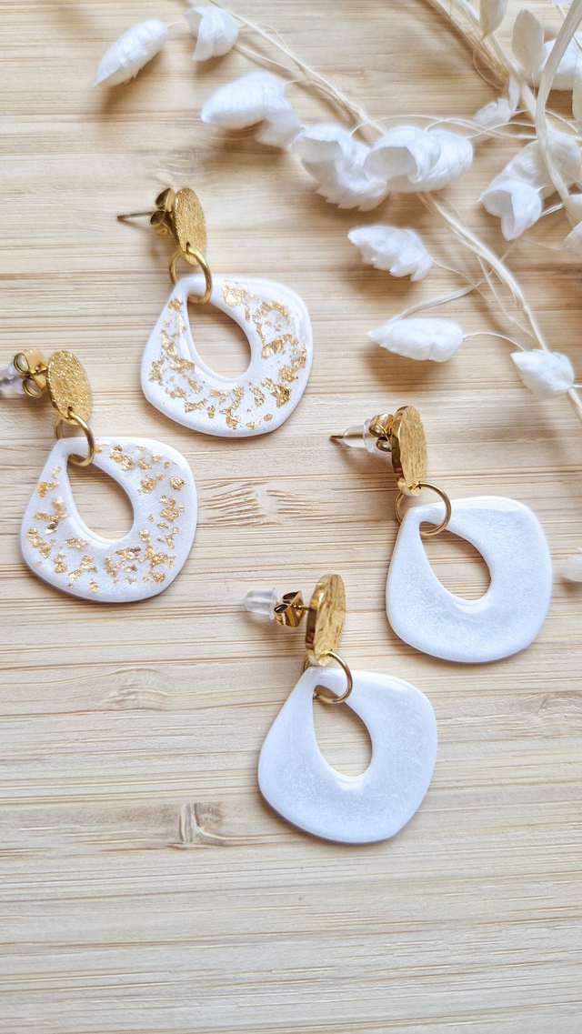 Pétillante nacré - Boucles d'oreilles en pâte polymère et résine.  