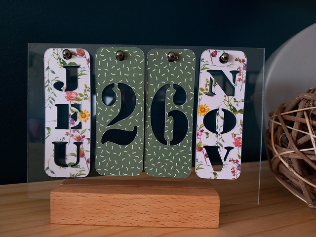 Calendrier perpétuel transparent vert