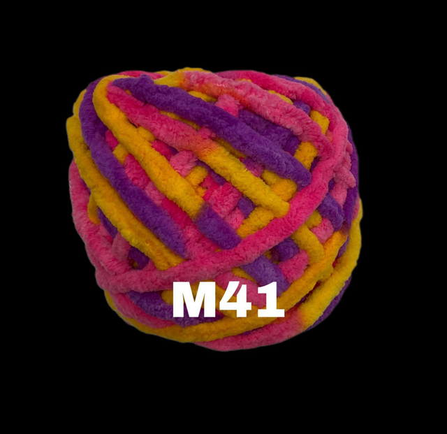 Chenille fluffy yarns 8 mm dik 45 grams