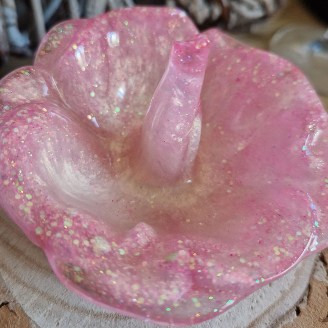 Ring Holder Rose in Pink and Shimmery Cream