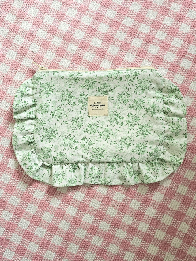 Pochette en tissus upcyclés 