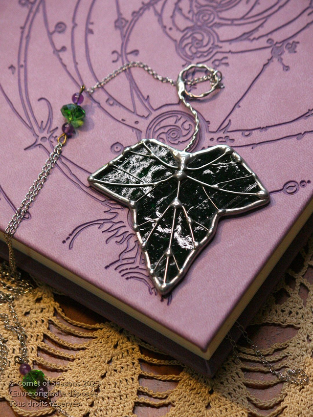 Petite feuille de lierre commun