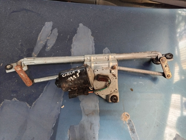 Moteur essuie-glace avant 