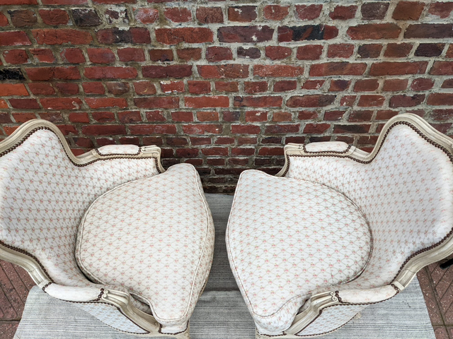 Paire de fauteuils bergère style Louis XV