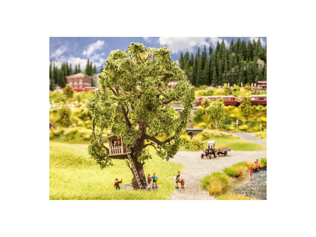 Arbre avec cabane 15cm Noch 21765