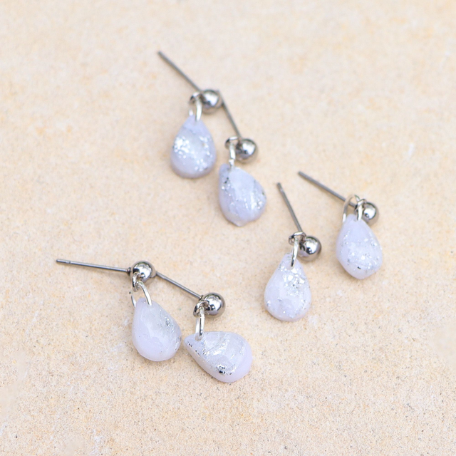 Ohrringe “Drops of Moonlight” - klein - festliche Tropfenohhänger aus Polymerton mit hypoallergenem Edelstahl-Ohrstecker