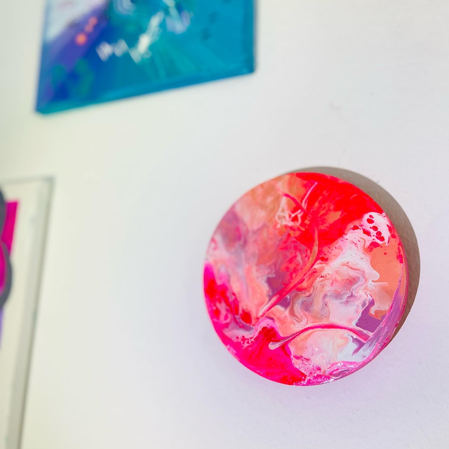 « Océan rose » Tableau mural rond en bois 