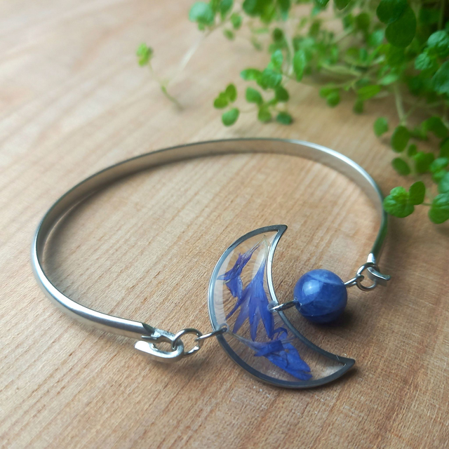 Bracelet argenté · Jonc · Fleurs séchées et pierre naturelle