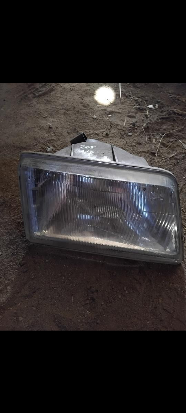 Phare avant droit 