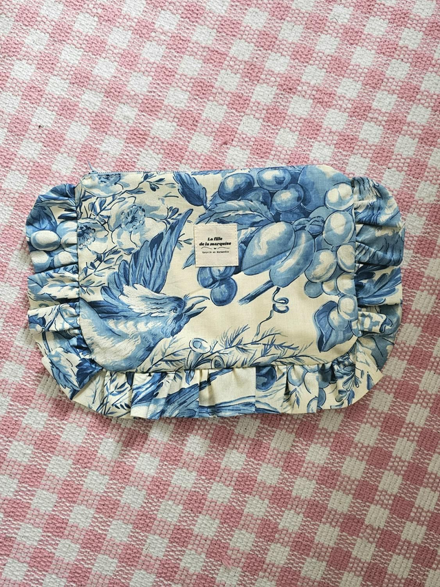 Pochette en tissus upcyclés