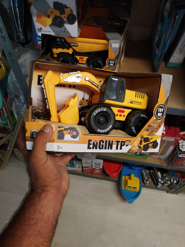 ENGIN TRAVAUX PUBLICS SONORE ET LUMINEUX