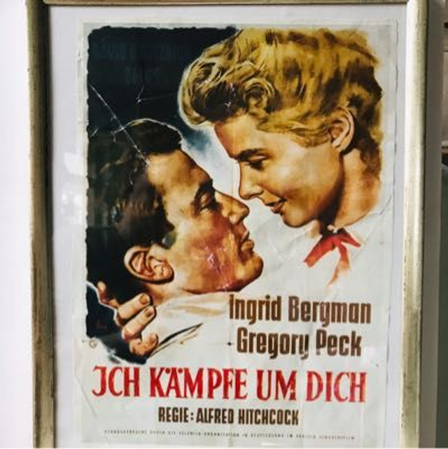 Hitchcock Plakat mit Silberrahmen