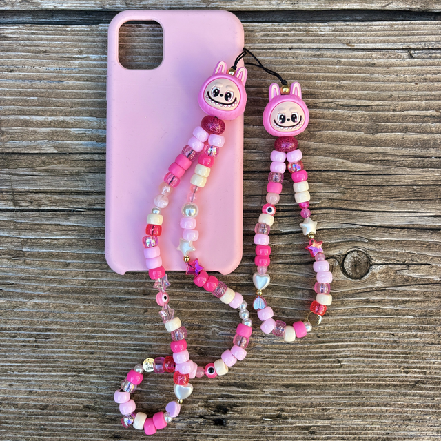 Grigri de téléphone Labubu rose