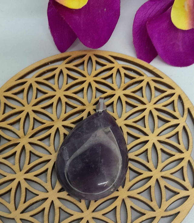 Pendentif goutte en améthyste acier  40 mm