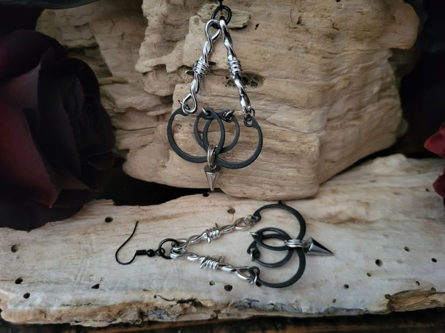 Boucles d&#039;Oreilles Néo Circlips &quot;Triade Punk épineuse&quot;
