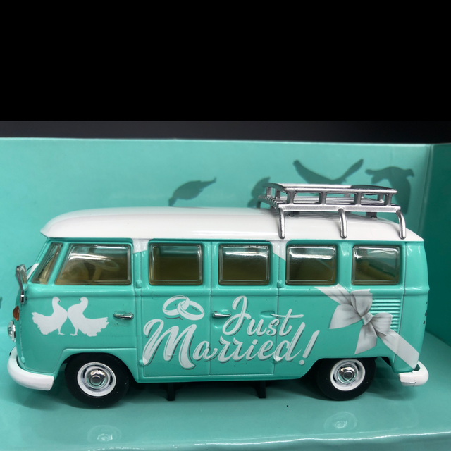 VW T1 Bus Just Married Corgi 1:43