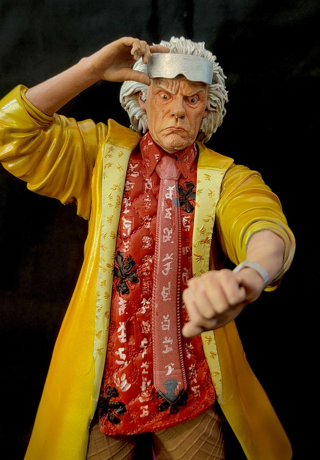 STATUE DR EMMETT BROWN Retour vers le futur II série movie  