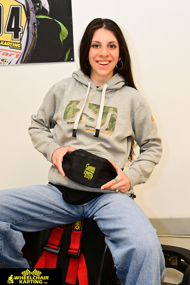 MARSUPIO NERO CON SCRITTA GIALLA