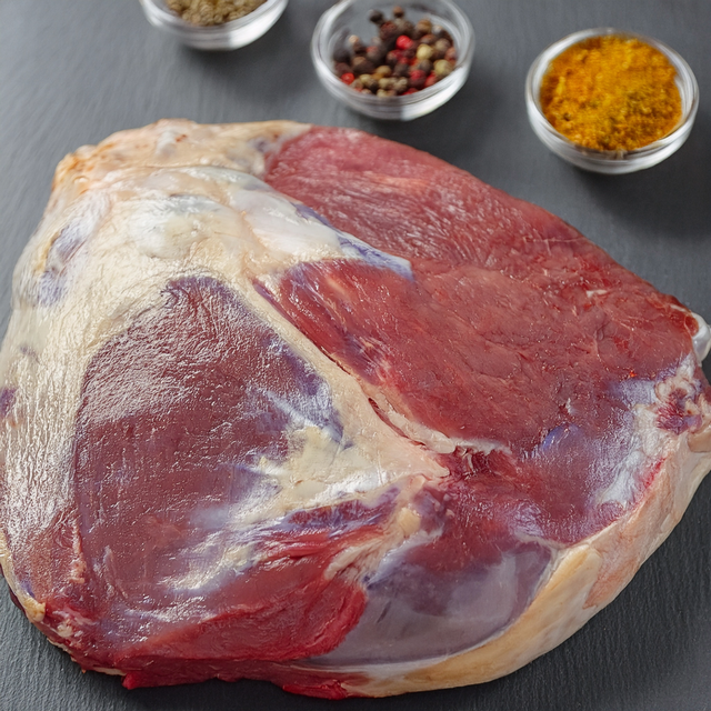 Wildschweinkeule mit Knochen Größe L