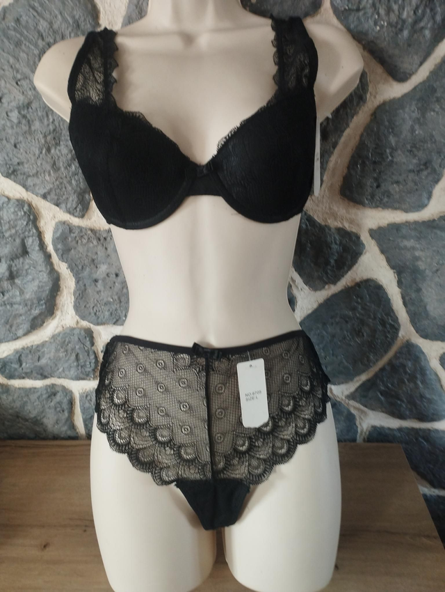 Ensemble bonnet C 85C et L pour le tanga