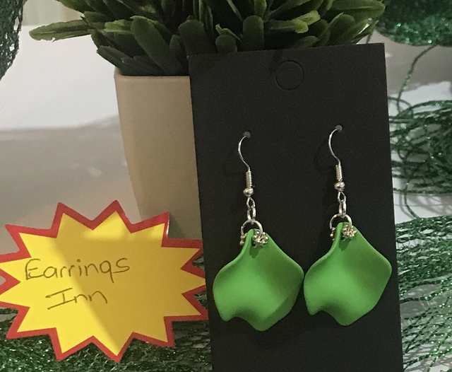Green Dangling Earrings - GDE98