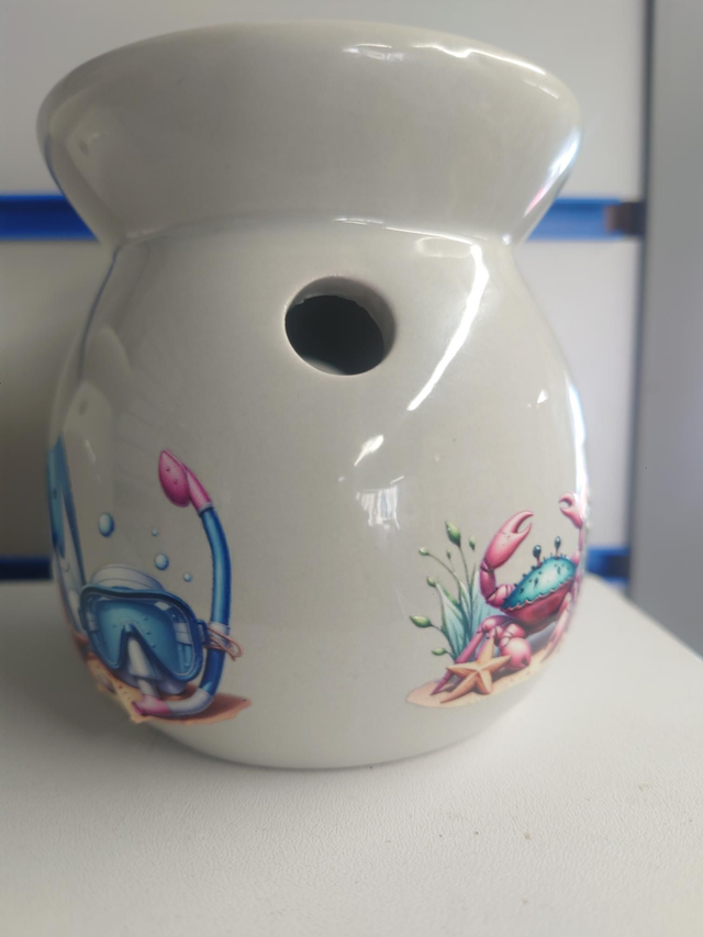 Crab - White Small Tea Light Burner.