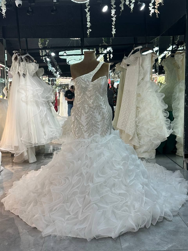 Robe de Mariée Sirène Col Asymétrique en Strass et Tulles / Réf : RMS38