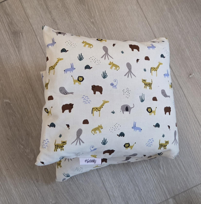 Wohlfühlkissen "klein" 25x50cm " beige mit Tieren "