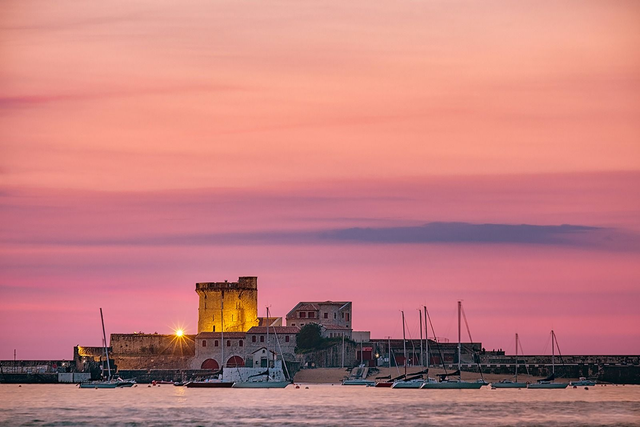 Socoa vêtu de rose 30X40