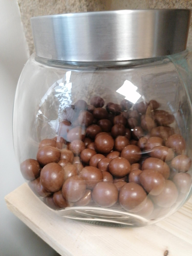 Noisette Chocolat Au Lait. Prix Pour 100g 