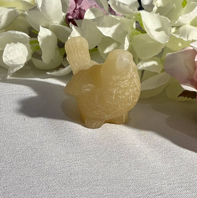 Calcite bird carving