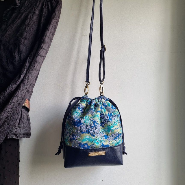 Baluchon "Akina" & simili cuir bleu marine