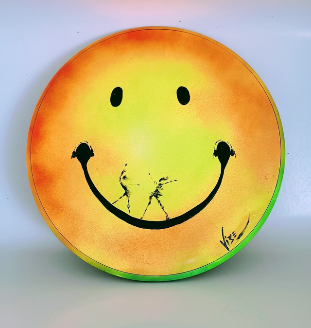 ViBE yellow face and dancers 