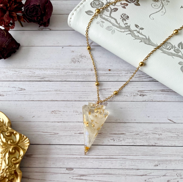 Collier pendule divinatoire personnalisé