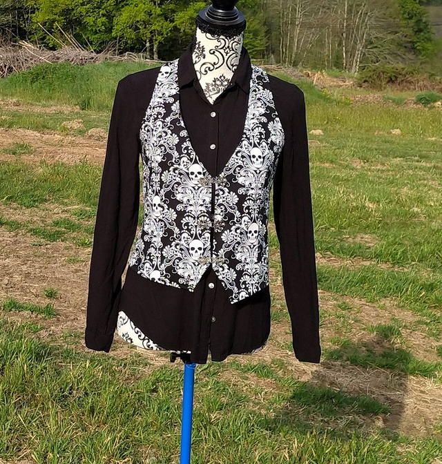 Gilet femme coton crânes &amp; motifs victoriens phosphorescents  Taille M