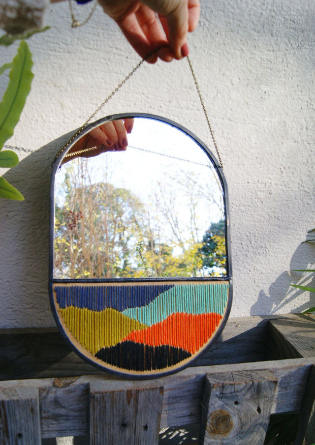 Miroir en broderie ● Modèle Noir, vert, bleu &amp; orange 