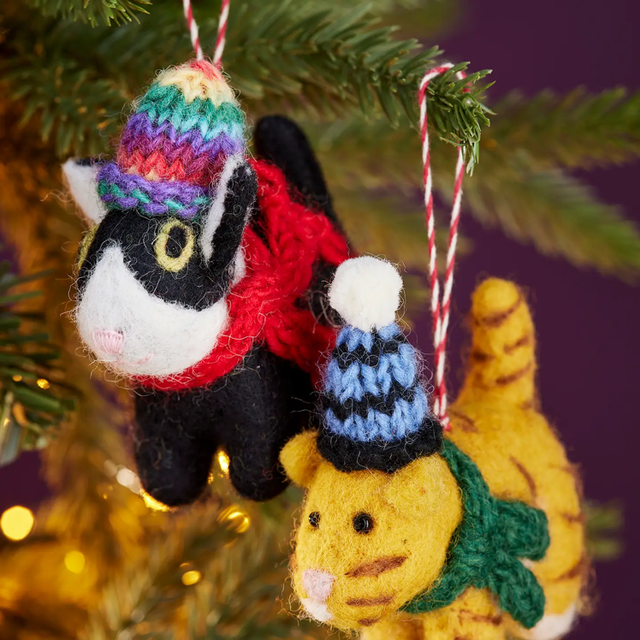 Felt Cosy Cat Decoration Black