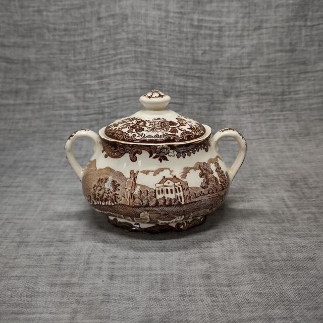 Royal Worcester | Suikerpot met deksel (lengte 14 | breedte 9,5 | hoogte 11 cm) &#039;1790 Avon Scenes Palissy&#039; motief in bruine kleur | Vintage